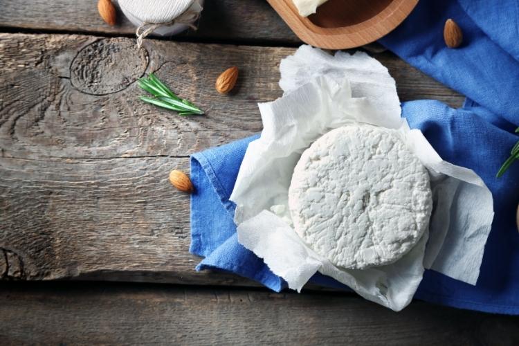 what-is-chevre-cheese-exactly-here-s-all-you-need-to-know