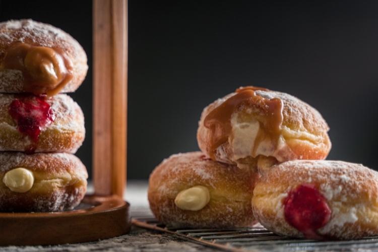 bomboloni italian filled donuts