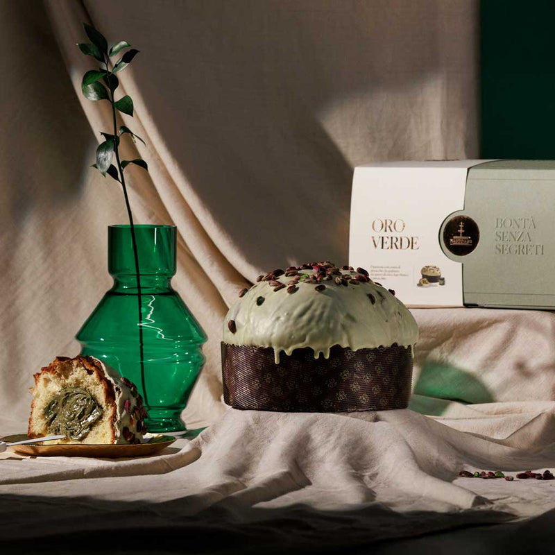 Fiasconaro Oro Verde Panettone with Pistachio Cream Jar, & Spreader, 2.2 lb (1 kg)